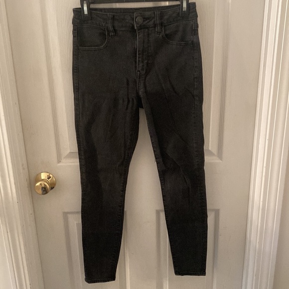 American Eagle Hi-Rise Jegging in Ne(x)t Level Stretch, Size 6 Short, Black - Picture 6 of 7
